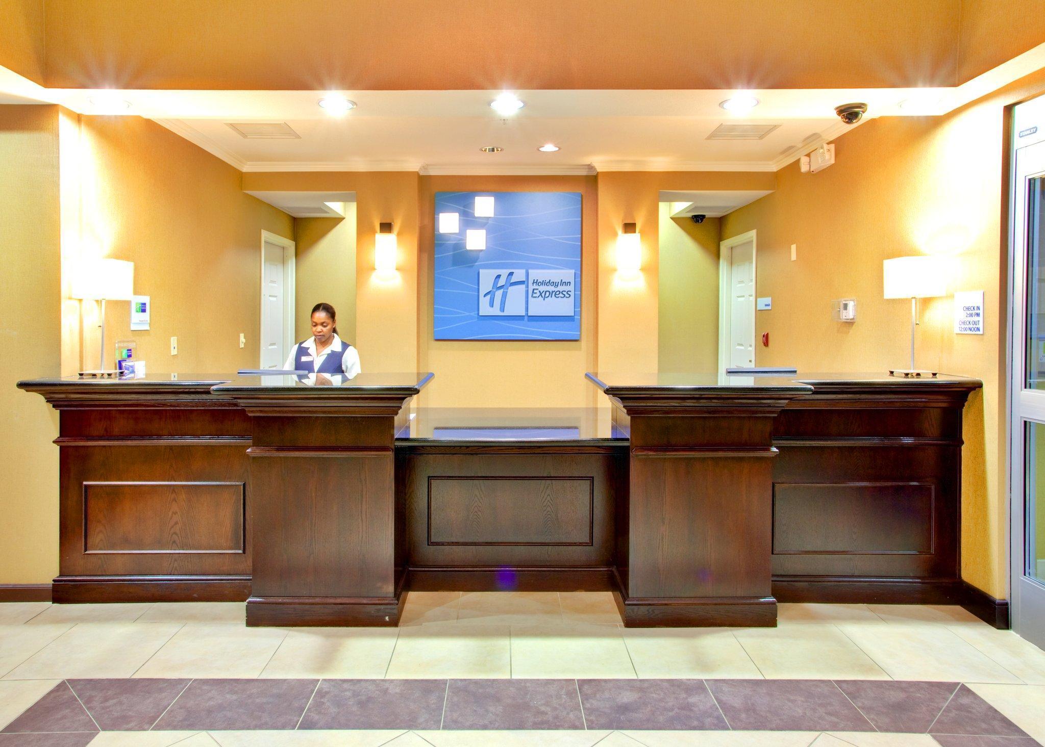 Hotel Express & Elsinore By Ihg 3*