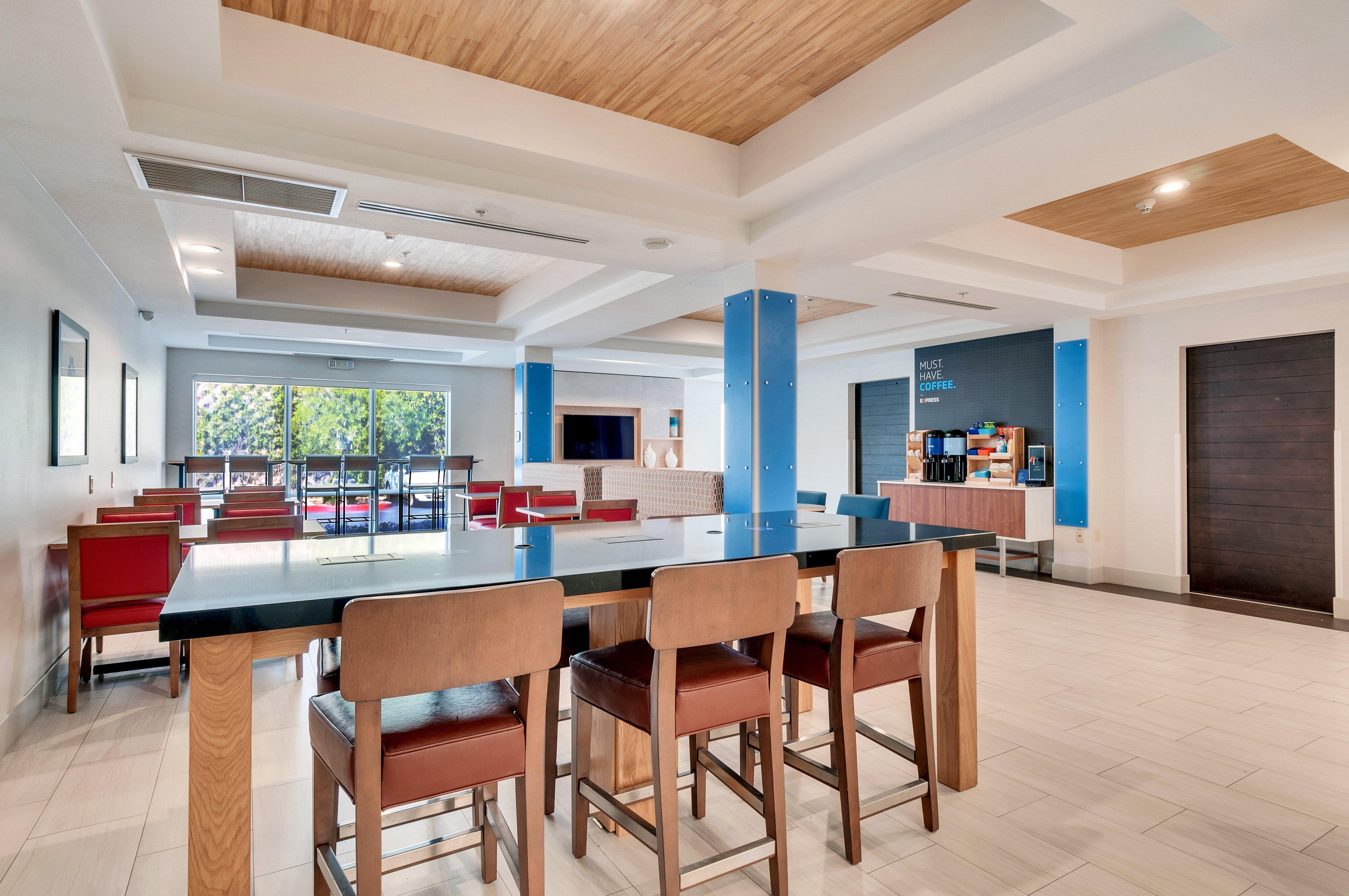 Express & Elsinore By Ihg Hotel 3*