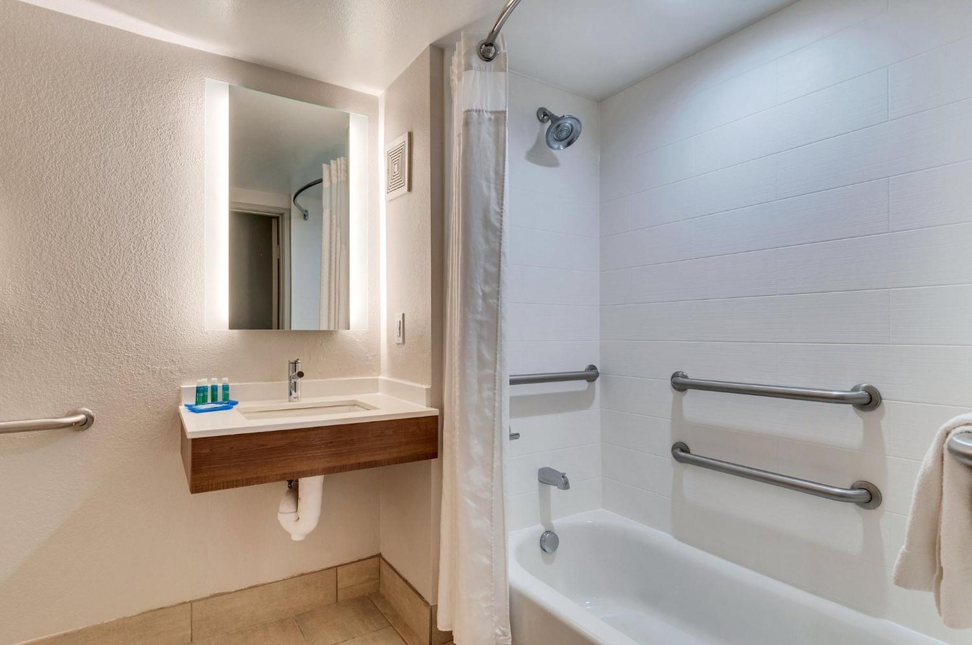 Hotel Express & Elsinore By Ihg