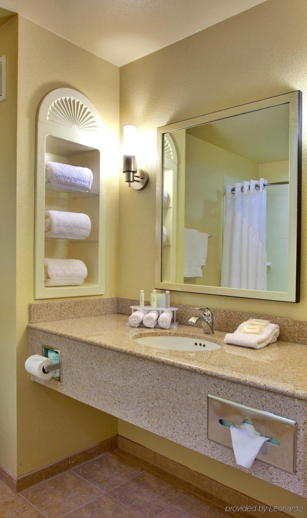 Express & Elsinore By Ihg Hotel Lake Elsinore