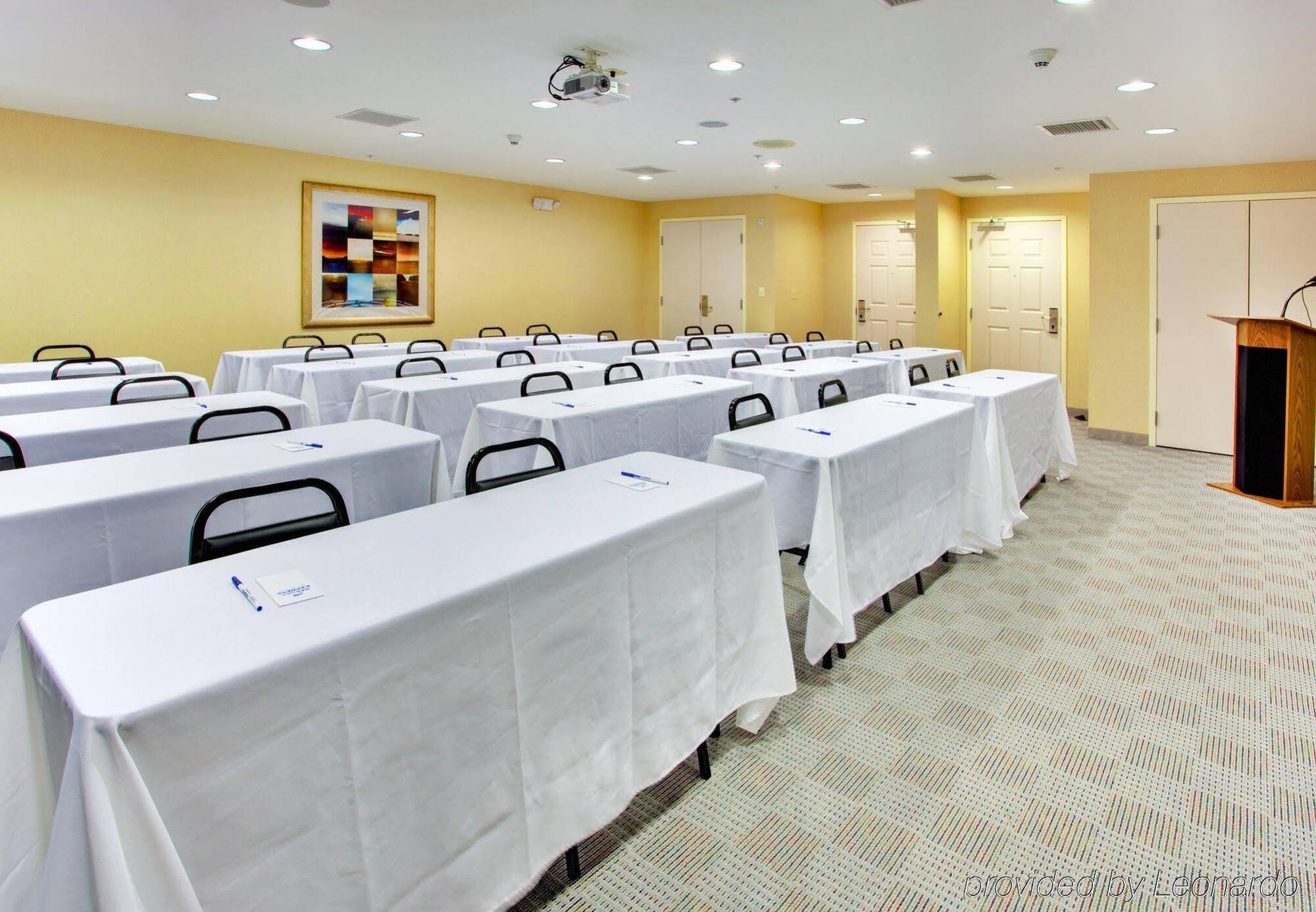 Express & Elsinore By Ihg Hotel Lake Elsinore